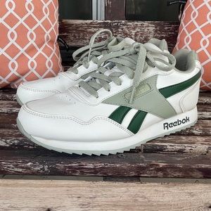 ✨SOLD✨ Women’s Reebok Classic Otherlite Green Sneakers Size 8